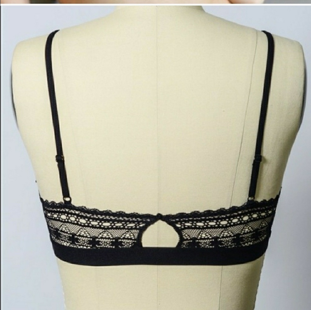 Lace Strappy Bralette. size small. - Picture 4 of 6
